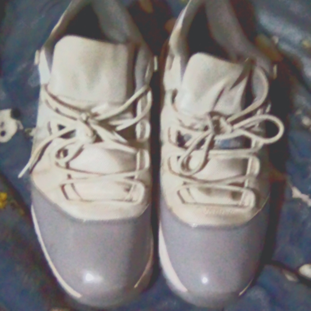 Jordans 11 used
